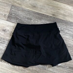 Lululemon Pace Rival Mid-Rise Skirt
Long Size 4
